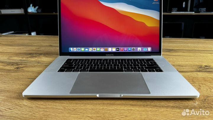 MacBook Pro 15 2019 i7/16/512