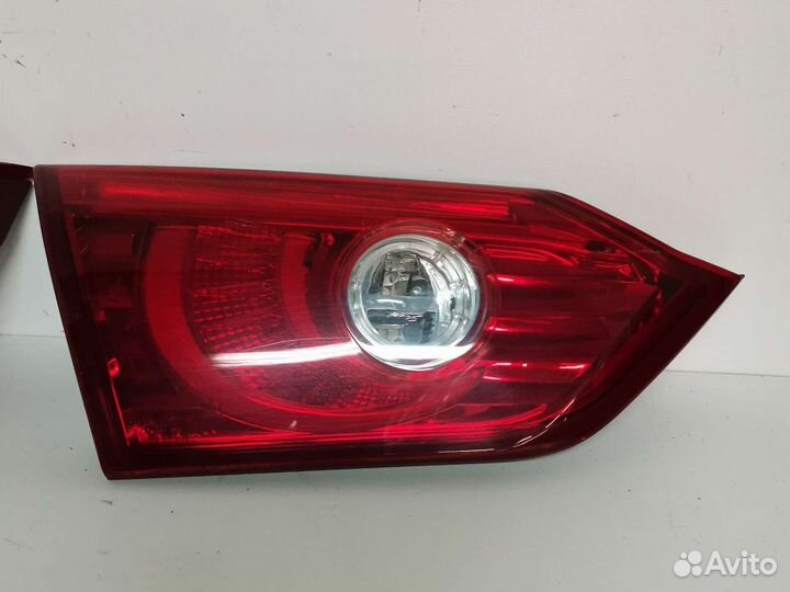 Фрнари в крышку багажника Infiniti Q 50