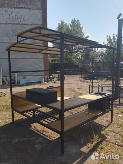 Мангал с крышей, качели, беседки