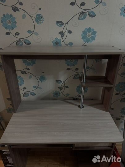 Компьютерный стол новый