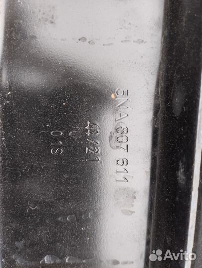 Усилитель бампера переднего VW Tiguan