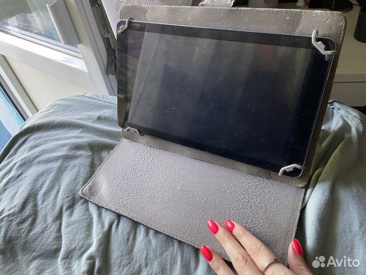 Планшет Digma Optima 10.8