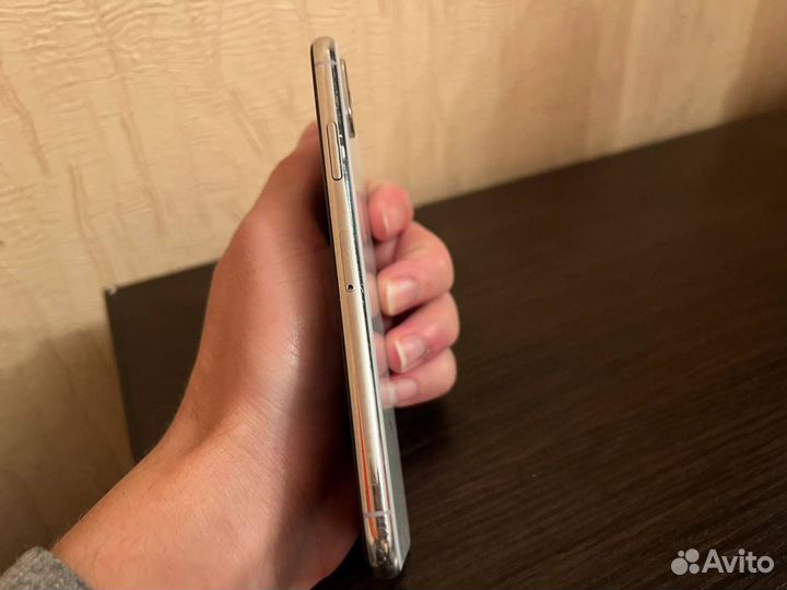 iPhone X, 64 ГБ