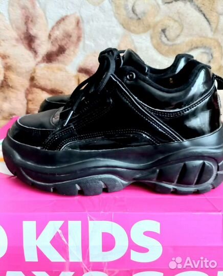 Кроссовки для девочки