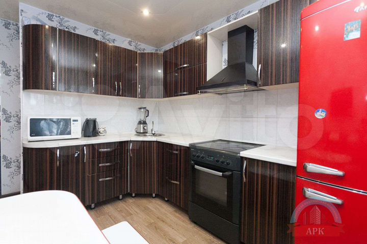 2-к. квартира, 68 м², 1/10 эт.