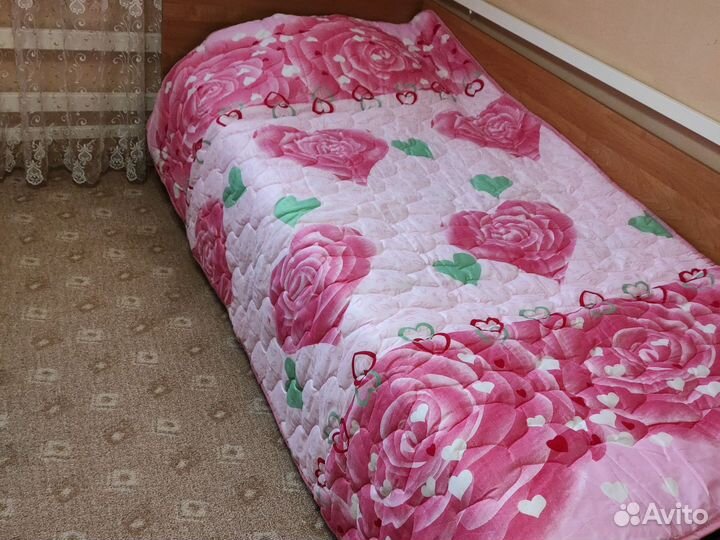 Одеяло 1.5 спальное новое комплектом