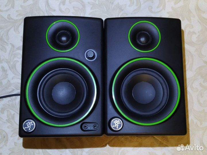 Студийные мониторы Mackie cr3