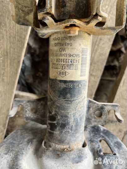 Стойка передняя правая renault megane 3