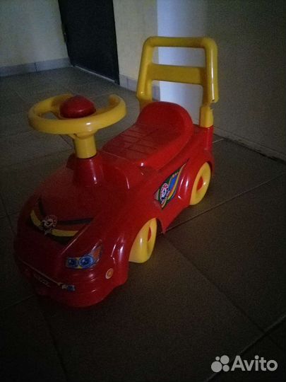 Детская машинка толокар каталка