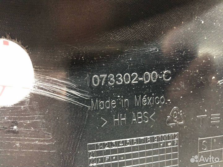 Накладка стойки С Tesla Model X рест. 2022