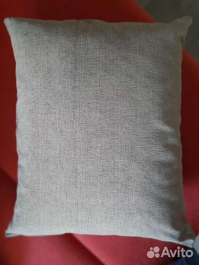 Подушка на диван новая