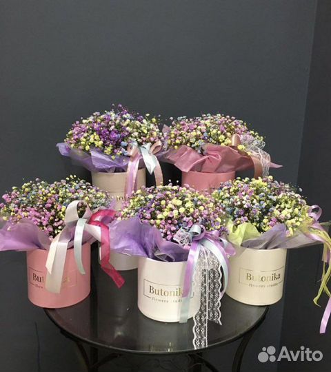 Цветы. Композиции и букеты из Гипсофилы в коробке