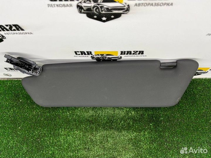 Козырек солнцезащитный правый R Audi Q3