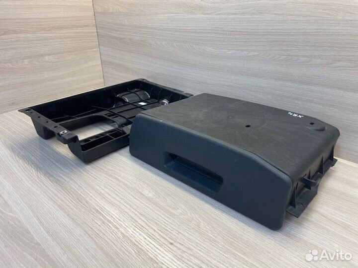 Бардачок под сидением передний правый LADA X-Ray