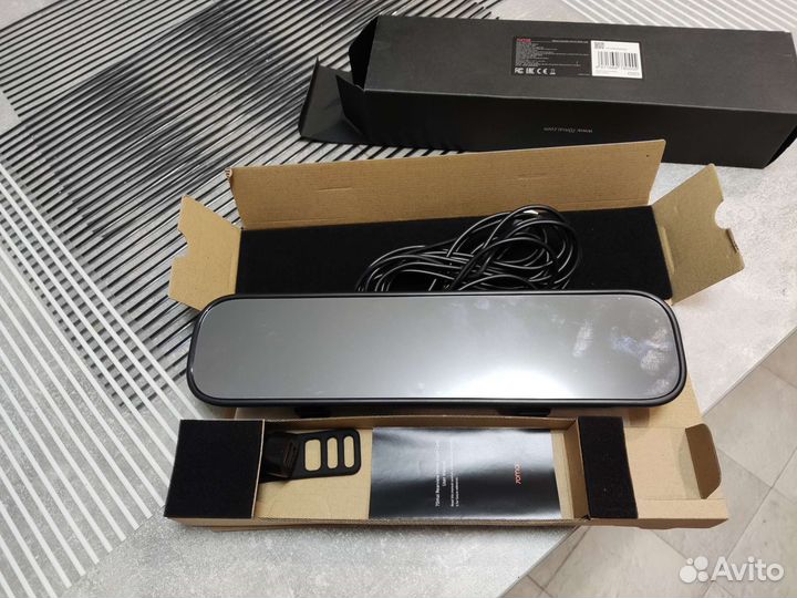 Видеорегистратор зеркало xiaomi