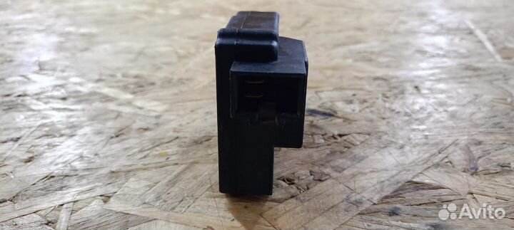 Активатор замка двери задней правой Matiz