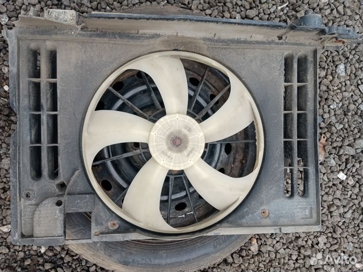 Вентилятор радиатора на Тойота Королла Е15/011 год