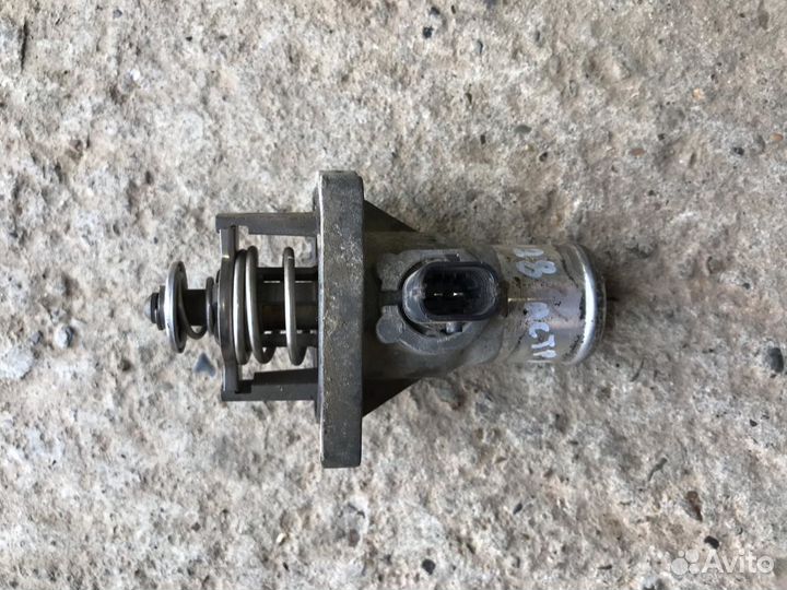 Термостат с корпусом для Opel Astra H 2004-2015