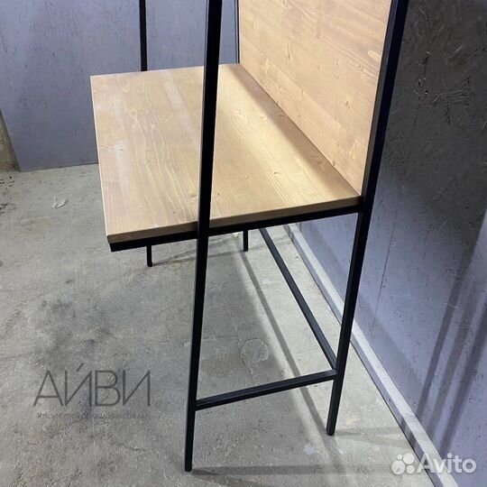 Письменный стол в стиле лофт