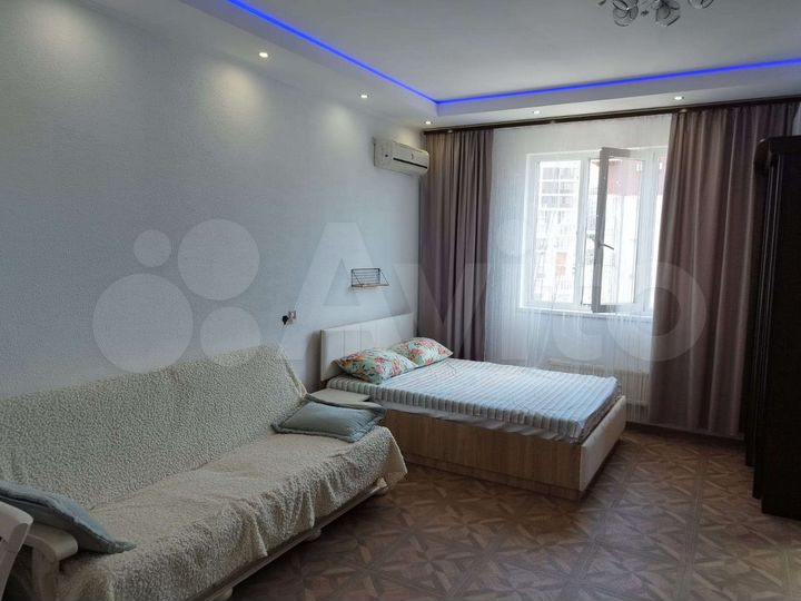 Квартира-студия, 42 м², 18/19 эт.