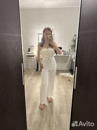 Комбинезон с перьями