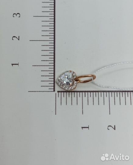 Золотая подвеска с фианитом