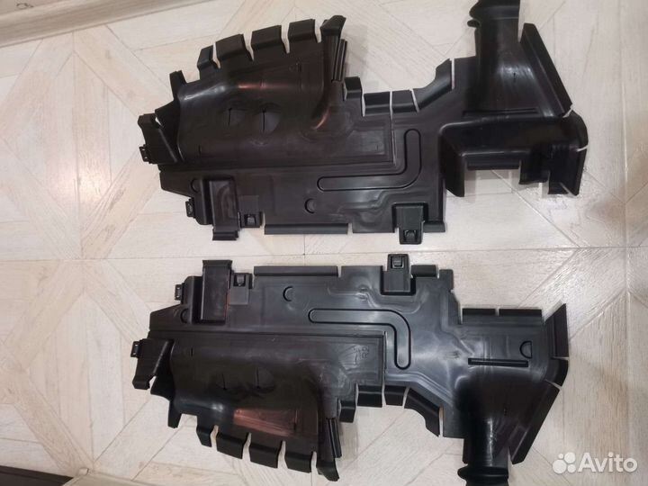 Audi Q7 4M воздуховод радиатора