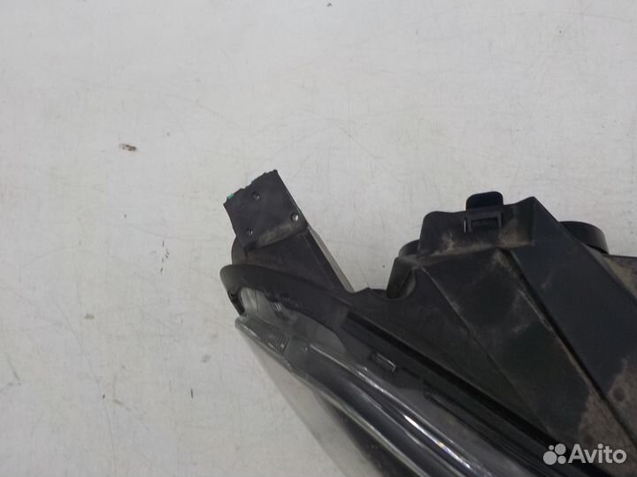 Фара правая Opel Zafira Life 2019