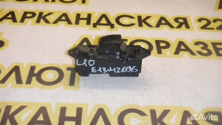 Кнопка стеклоподъемника Mitsubishi Lancer 10 (CY)