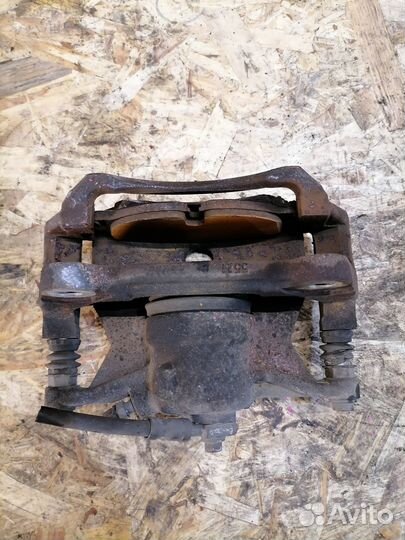 Суппорт передний правый Volkswagen Golf 7 1.2T CJZ