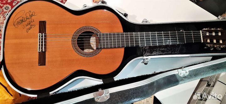 Испанская гитара с автографом Paco De Lucia