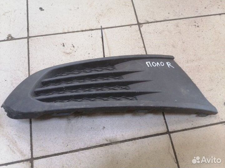 Рамка туманки птф правая Volkswagen Polo 5