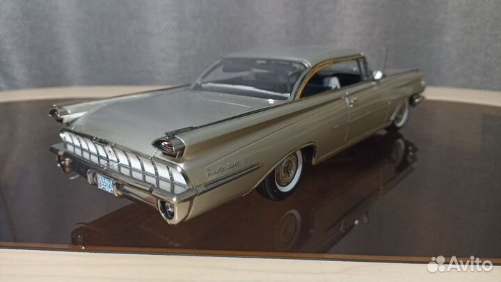Модели автомобилей 1 18.Oldsmobile 1959.SunStar