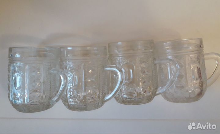 Ваза, пивные бокалы, рюмки, графины