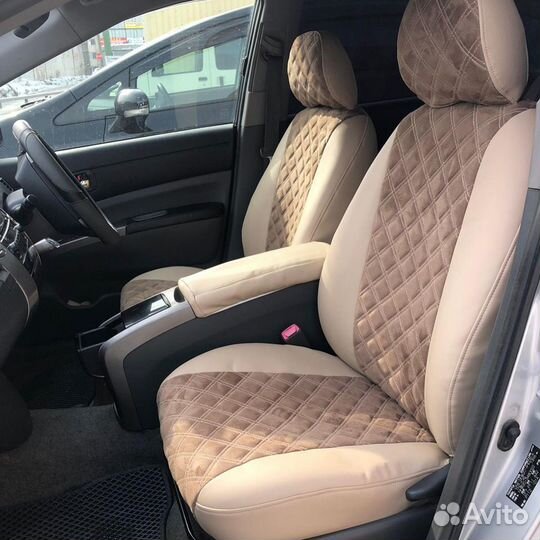 Авточехлы из экокожи Toyota Prius 20