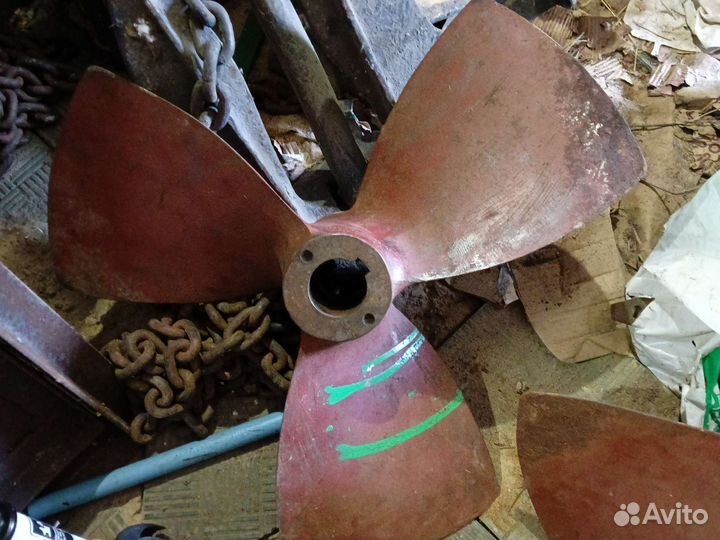 Винт судовой L52393MB и L52393MB-01 Д.0.7. Н. 0.66