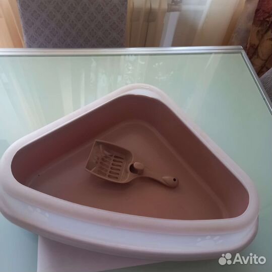 Угловой туалет для кошек с совком