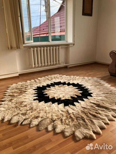 Ковер из овечьих шкур