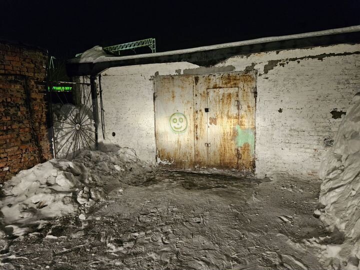 Гараж, > 30 м²