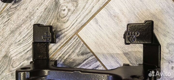 Скоба суппорта VAG