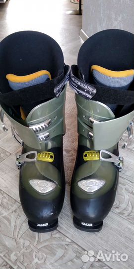 Горные лыжи с креплениями atomic