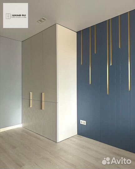 Шкаф-купе с зеркалом