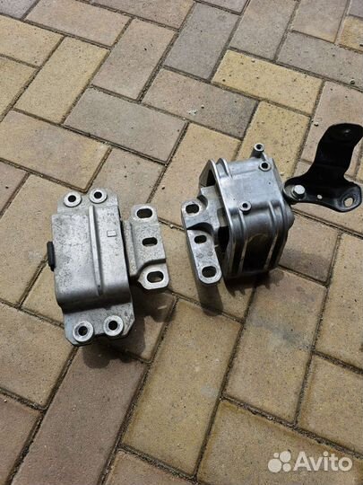 Подушки двигателя VW Passat б6