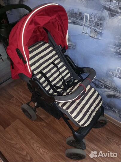 Прогулочная коляска