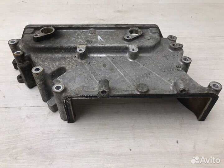 Крышка распредвала левая Audi A8 D3 BHT 2005