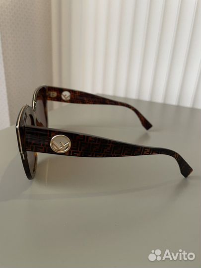 Солнцезащитные очки