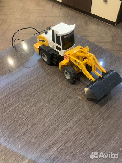 Экскаватор детский на пульте