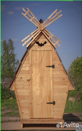 Уличный туалет деревянный HME561