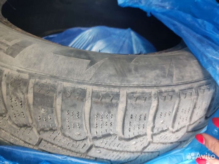 Pirelli Ice Zero 2 215/55 R16