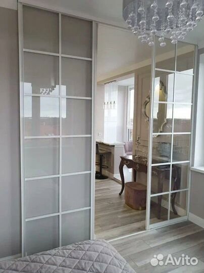 Раздвижные перегородки из стекла